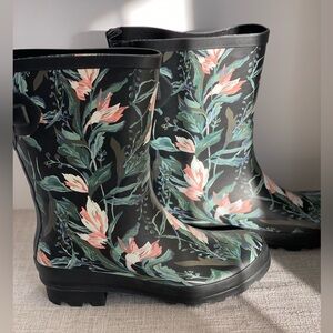 NWOT women’s rain/garden rubber boots by A New Day